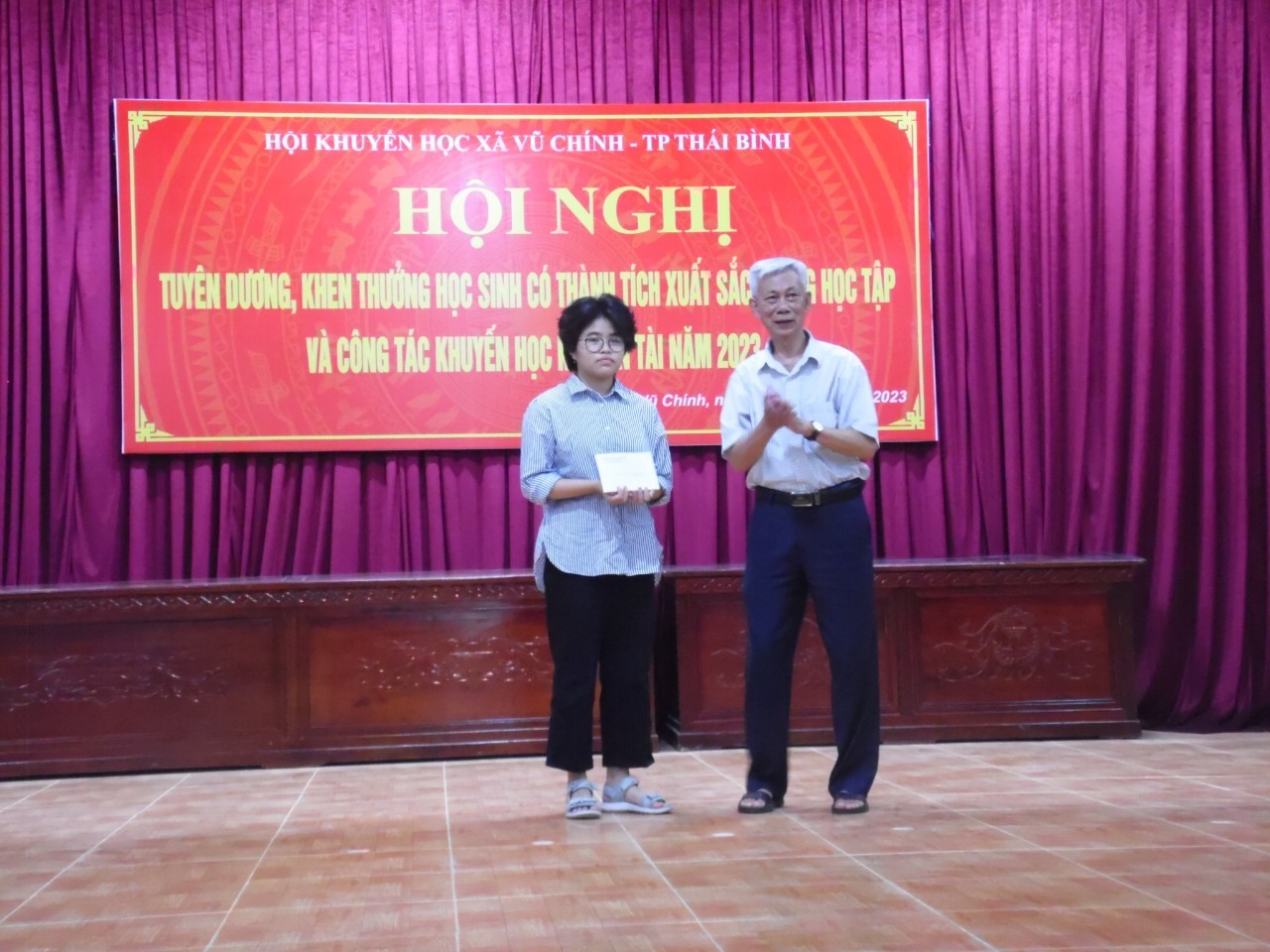Hội Khuyến học xã Vũ Chính, Thành Phố Thái Bình tuyên dương, khen thưởng học sinh giỏi năm học 2022-2023