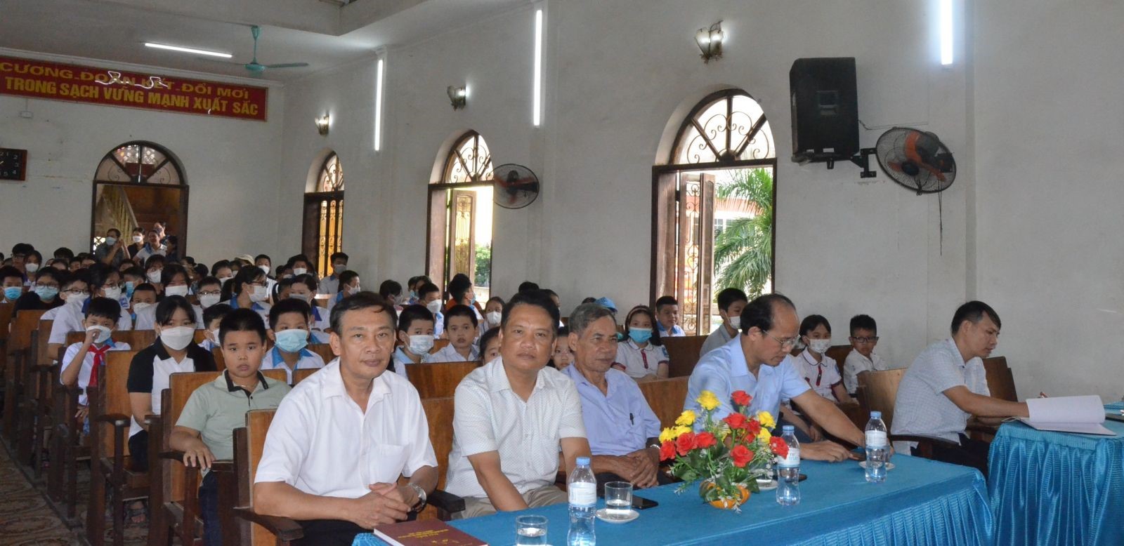 UBND Thị trấn Hưng Hà tổ chức Hội nghị khen thưởng gần 430 học sinh giỏi các cấp năm học 2021-2022