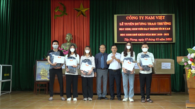 Hội khuyến học xã Tây Phong huyện Tiền Hải tổ chức Hội nghị tuyên dương, khen thưởng các cháu học sinh năm học 2021 - 2022