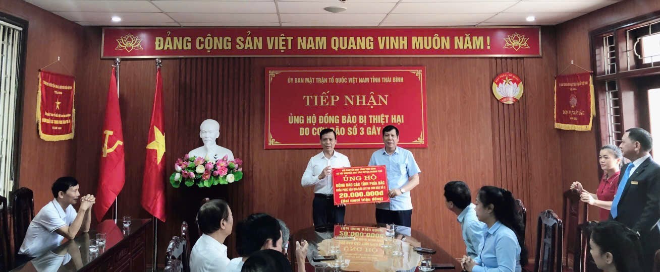 Hội Khuyến học tỉnh Thái Bình và hội khuyến học các huyện, thành phố ủng hộ đồng bào các tỉnh phía bắc bị ảnh hưởng bão số 3