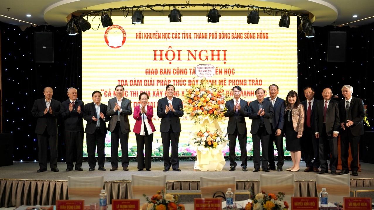 Hội nghị Giao ban các tỉnh, thành phố Đồng bằng sông Hồng  và Khúc tình ca Khuyến học Cụm ba