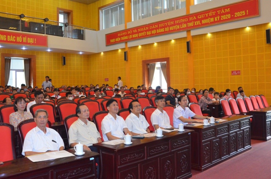 Hội Khuyến học huyện Hưng Hà tổ chức hội nghị tuyên dương, khen thưởng học sinh có thành tích xuất sắc trong năm học 2022 – 2023 và trao học bổng cho học sinh có hoàn cảnh khó khăn